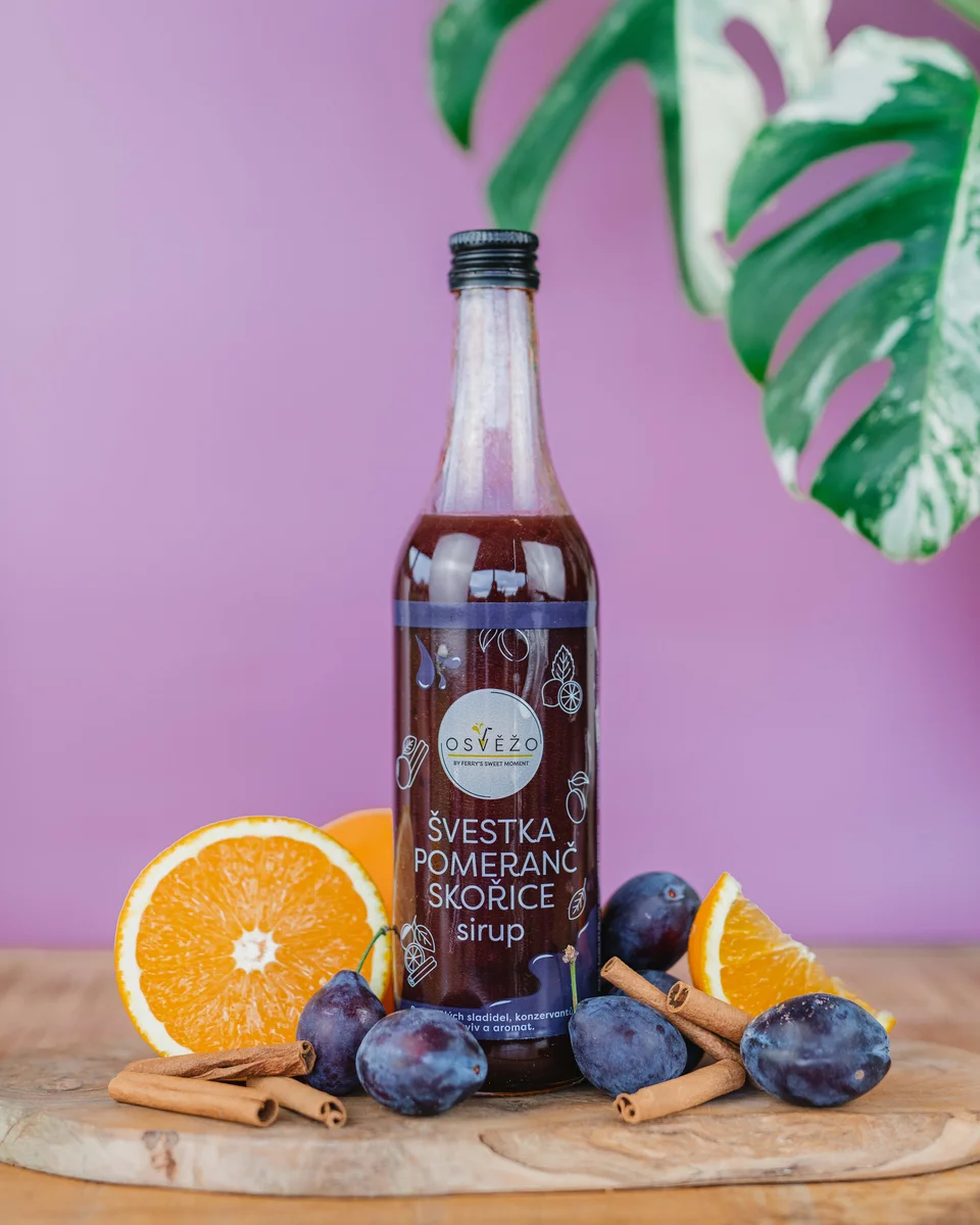 Osvěžo Sirup švestka pomeranč skořice 500 ml – pohled zepředu