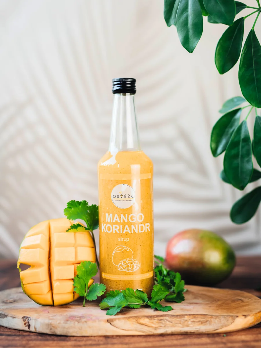 Osvěžo Mangový sirup s koriandrem 500 ml – pohled zepředu