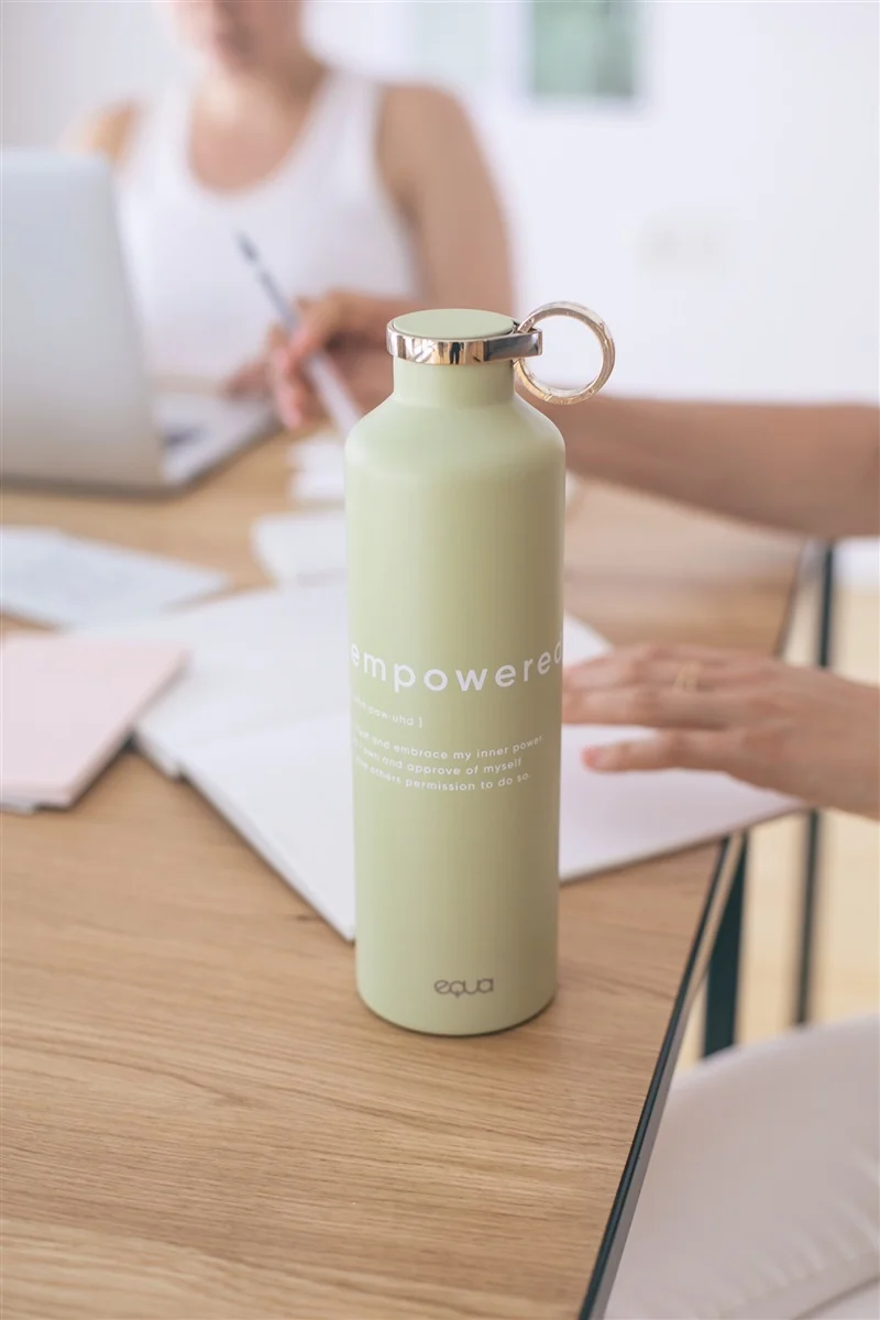 Equa kovová láhev Classy Empowered 680ml