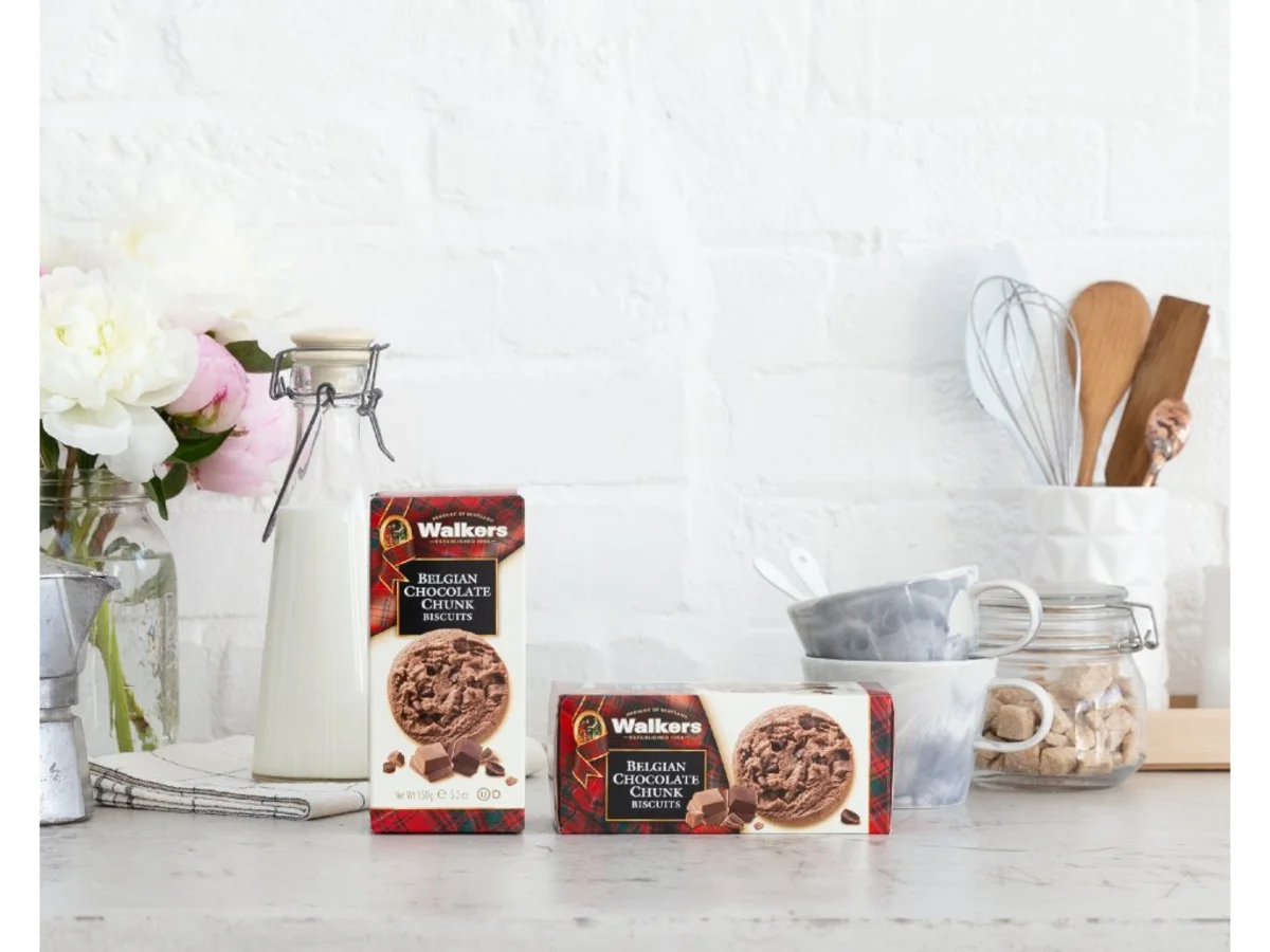 Walkers čokoládové sušenky s kousky čokolády 150g